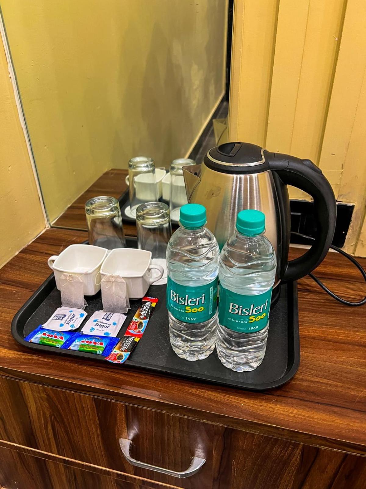 Gsm Hotel Vrindāvan Esterno foto